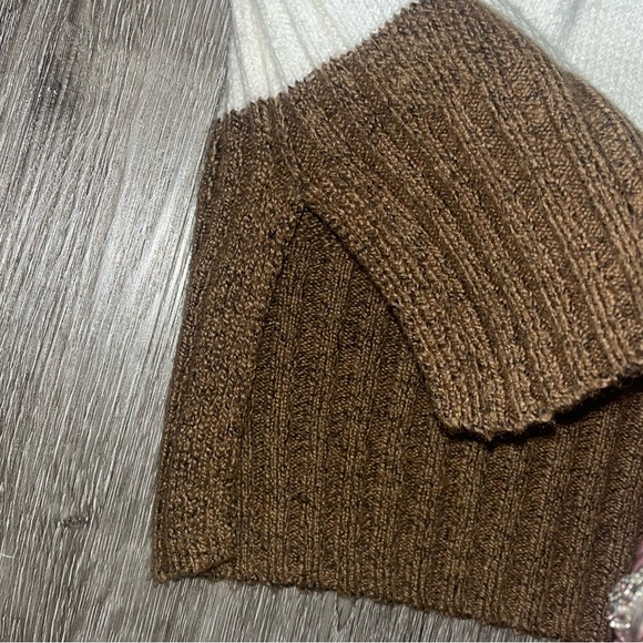 Women’s different shades of brown medium sweater - Picture 6 of 9